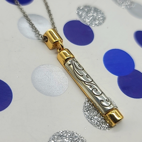 NWOTS! $58 Brighton "Venezia" Two-Tone Scrolled Slim Pendant Necklace - Picture 5 of 10